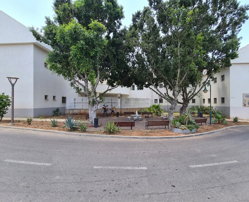 גבעת השלושה (עמותת קשת)