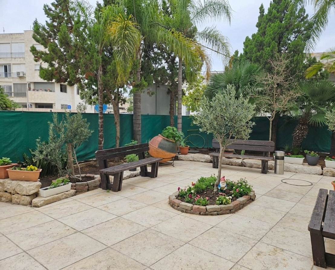 גבעת השלושה (עמותת קשת) – פתח תקווה